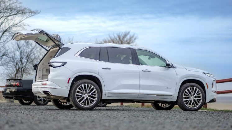 Обзор Buick Enclave Avenir AWD 2026 - доступный аналог Cadillac картинка Внедорожник Buick Enclave удивил роскошью | DGL.RU