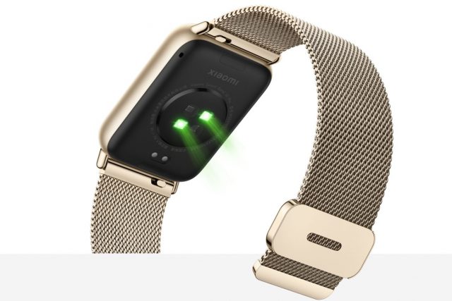 Xiaomi Band 10 Pro и «серьги» вместо наушников: гениальный прорыв или очередной гаджет-инвалид?