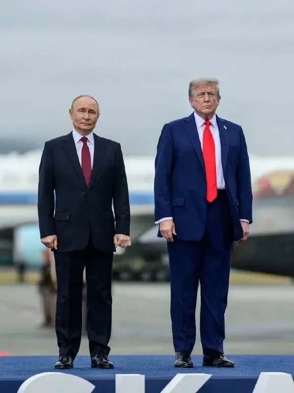 В Пальмовой комнате Трампа заметили единственный совместный снимок — с Владимиром Путиным