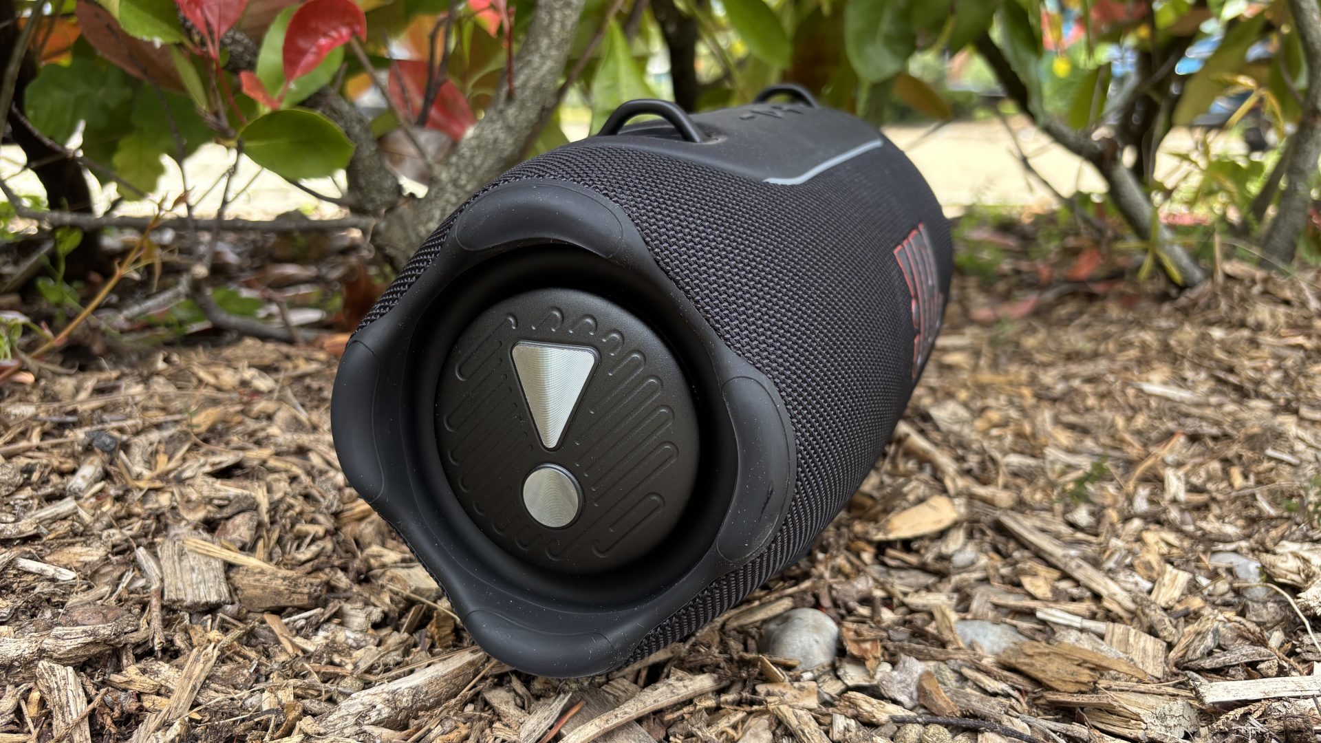 Обзор JBL Xtreme 5 - заметно прибавила в мощности картинка Беспроводная колонка JBL Xtreme 5 | DGL.RU