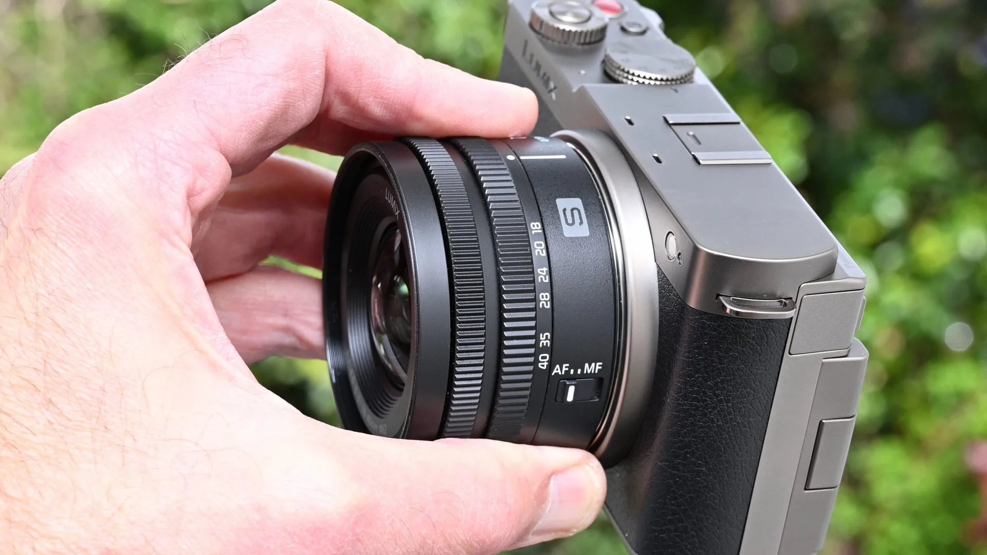 Обзор Panasonic Lumix S 18-40mm f/4.5-6.3 - миниатюрное чудо картинка Объектив Panasonic Lumix S 18-40mm: компакт | DGL.RU