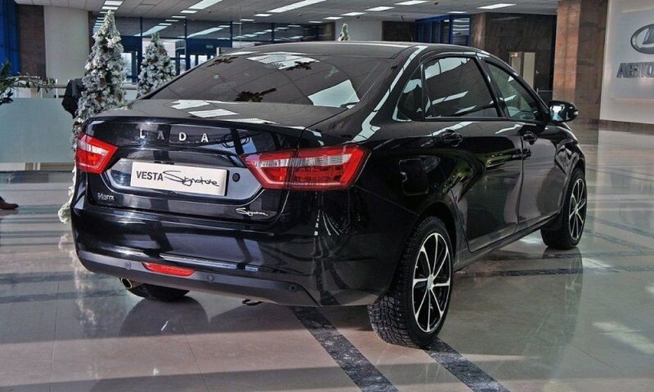 Lada Vesta Signature: новая длиннобазная версия для чиновников и бизнеса