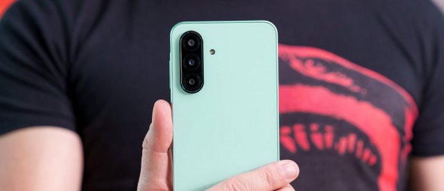 Samsung Galaxy A26 получил One UI 8.5 какие фишки добавили и почему телефон может зависнуть (1) Смартфон Galaxy A26: стоит ли обновлять? | DGL.RU