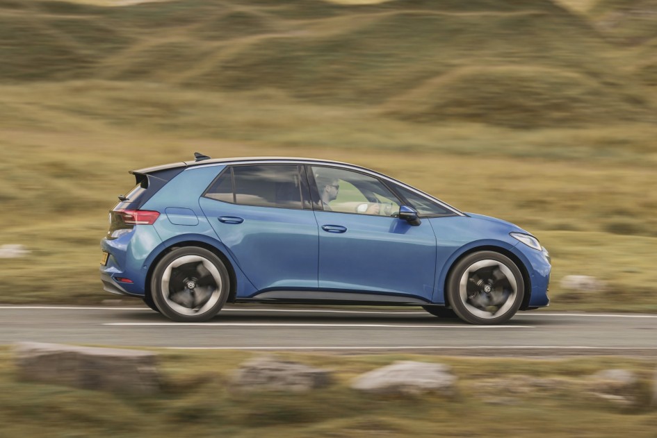 Volkswagen вводит плату за полную мощность электромобилей ID 3 Pro и Pro S