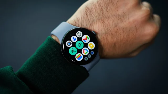 Критический сбой Pixel Watch: как официальное обновление превратило умный гаджет в глупый аксессуар