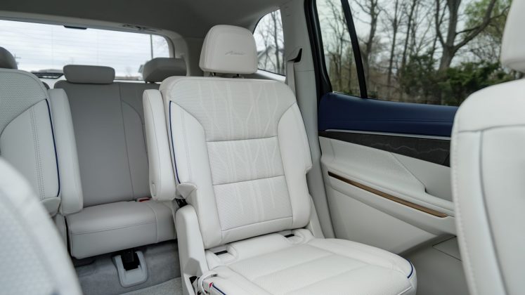 Обзор Buick Enclave Avenir AWD 2026 - доступный аналог Cadillac картинка Внедорожник Buick Enclave удивил роскошью | DGL.RU