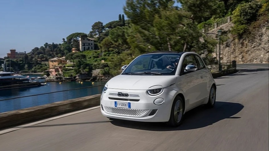 Fiat 500 Dolcevita: новая версия гибрида с акцентом на стиль и ностальгию