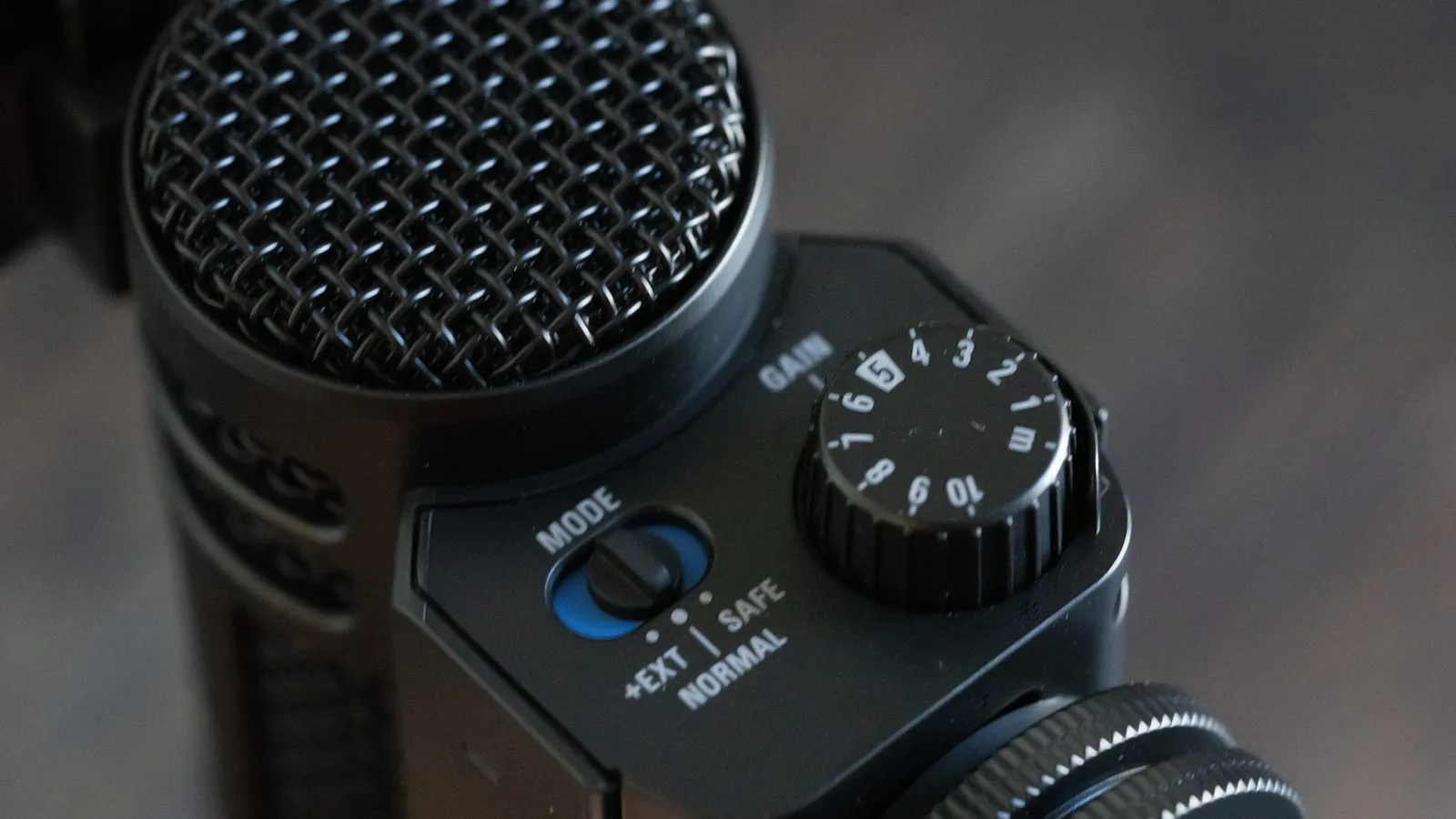 Обзор Audio Technica ATV-SG1: меняет подход к записи звука картинка Микрофон Audio Technica ATV-SG1 для блогеров | DGL.RU