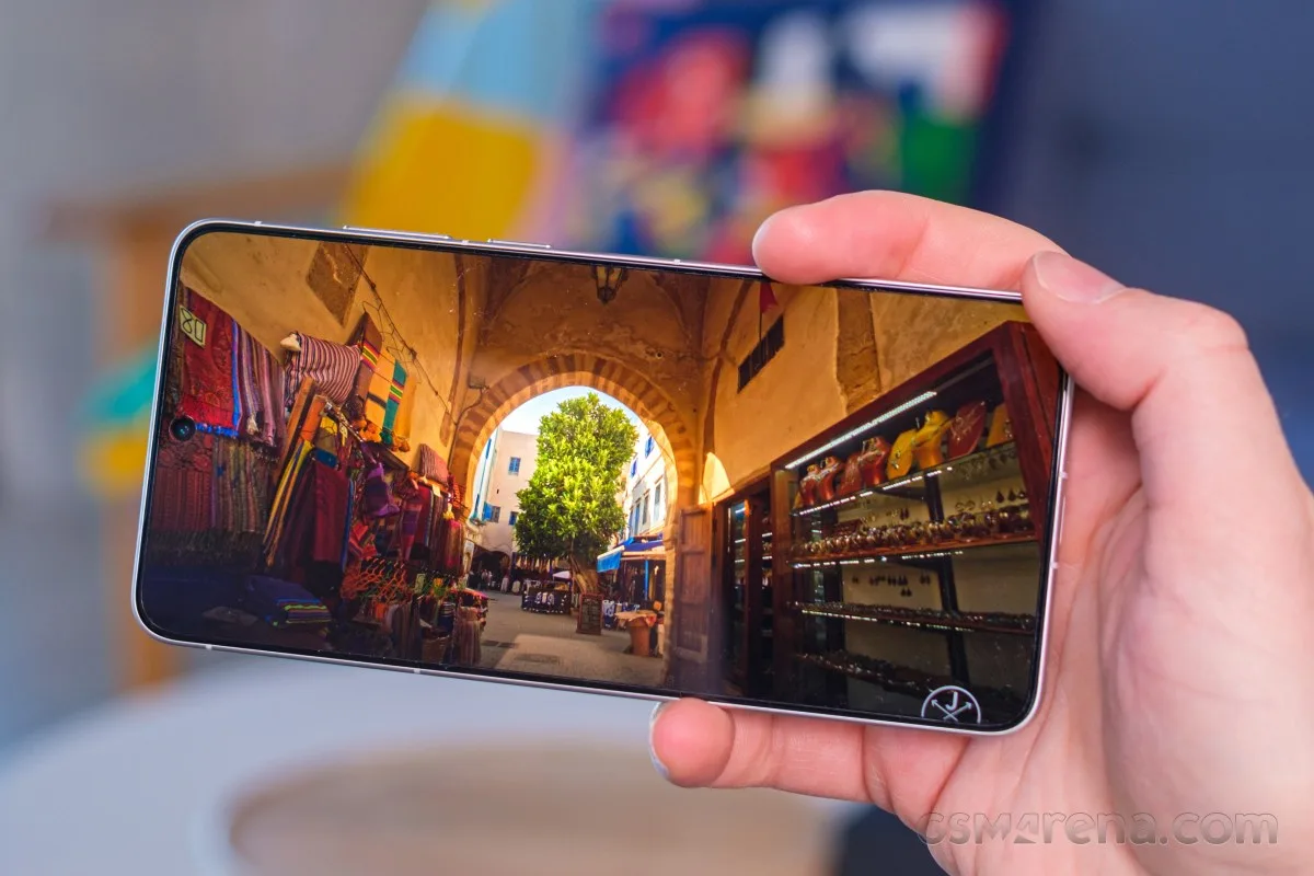 Обзор vivo X300 Ultra - фанатам мобильной фотографии посвящается картинка Смартфон vivo X300 Ultra: ставка на камеру 200 Мп | DGL.RU