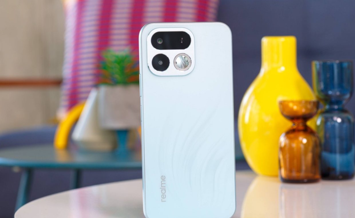 Распаковка Realme 16T: убийца флагманов или очередная китайская пустышка в яркой коробке? картинка Распаковка Realme 16T: главный убийца флагманов или очередная китайская пустышка в яркой коробке?