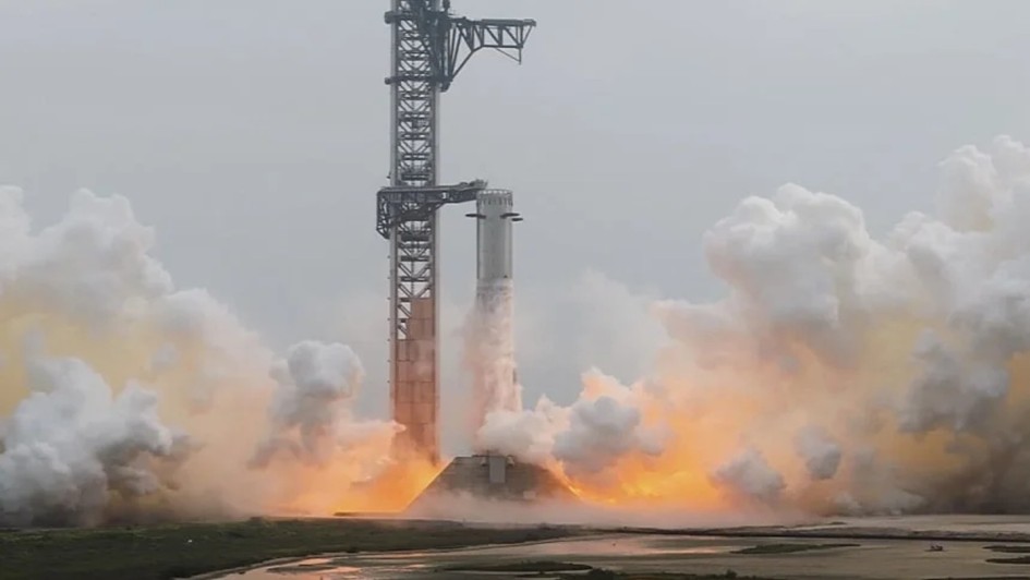 SpaceX провел первый полный прожиг всех 33 двигателей Raptor на Starship V3