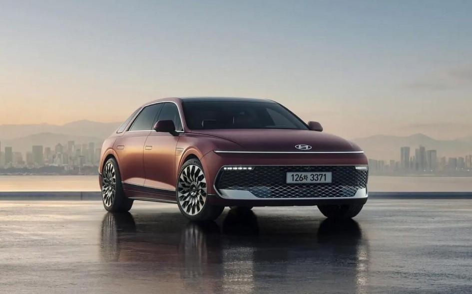 Hyundai Grandeur 2026: рестайлинг, новый салон и детали для России