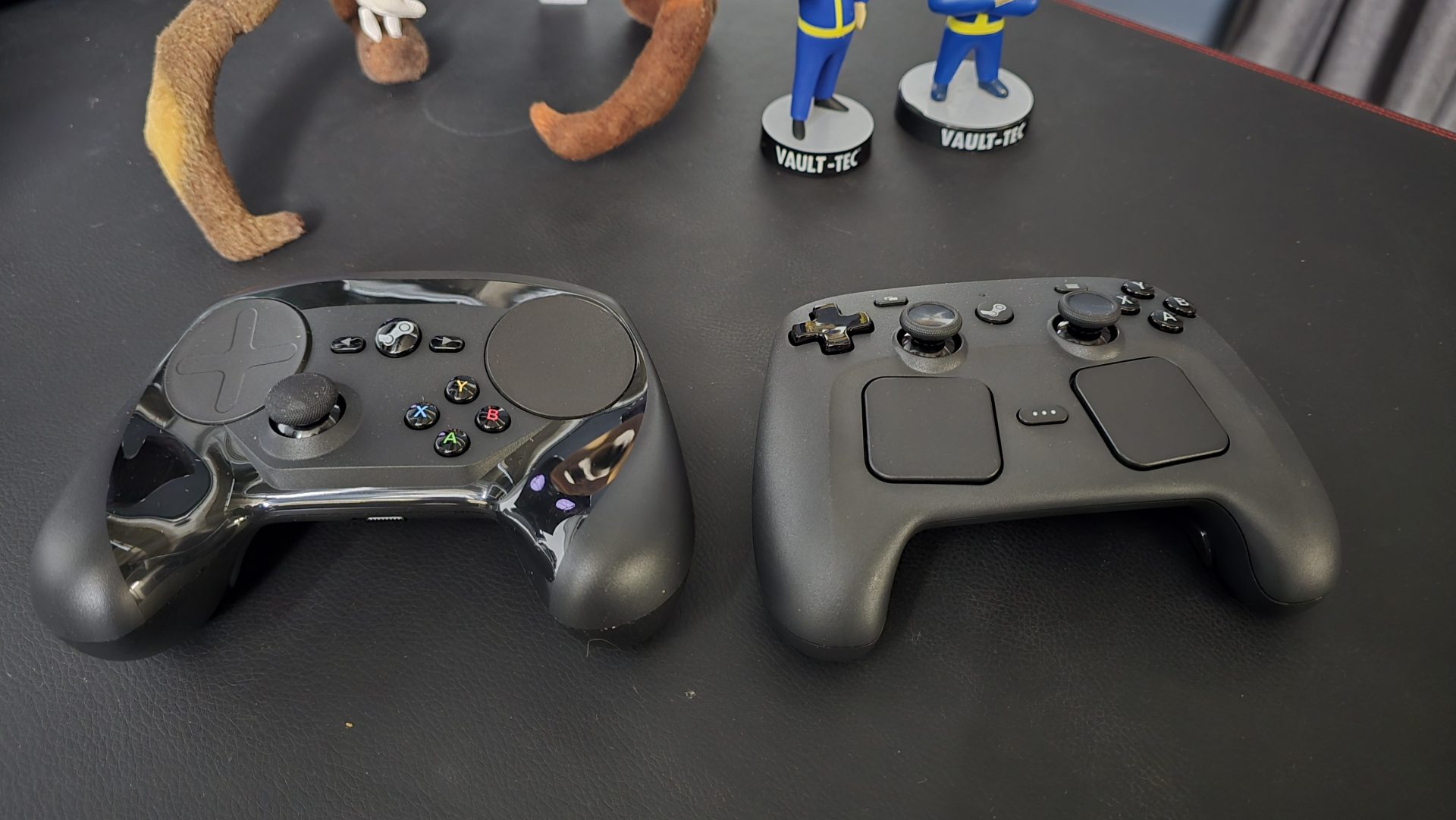 Обзор Valve Steam Controller (2026) - один из моих любимых геймпадов картинка Геймпад Valve Steam Controller удивил точностью | DGL.RU