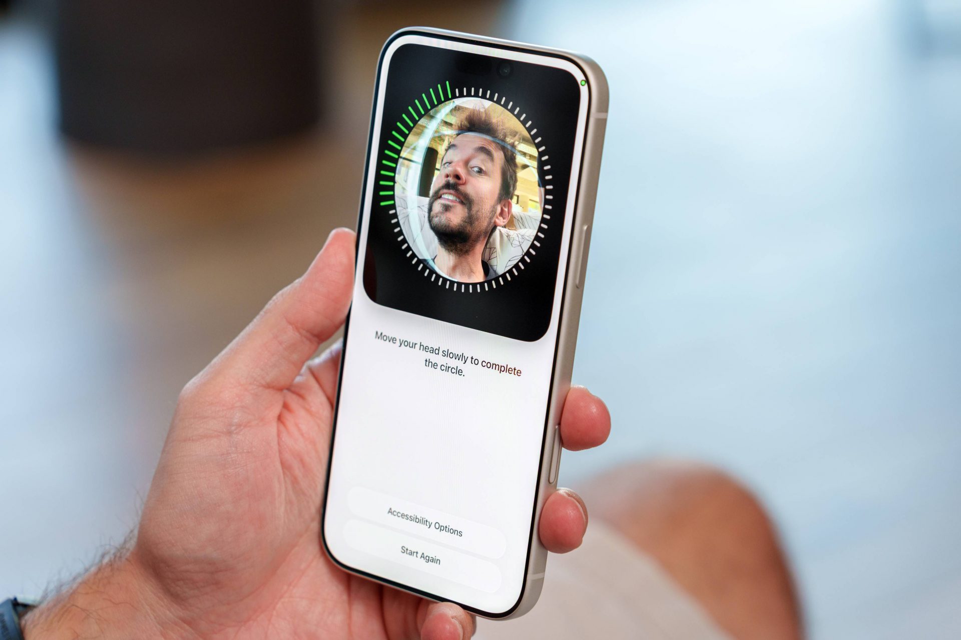 iPhone 18 Pro останется без подэкранного Face ID | DGL.RU