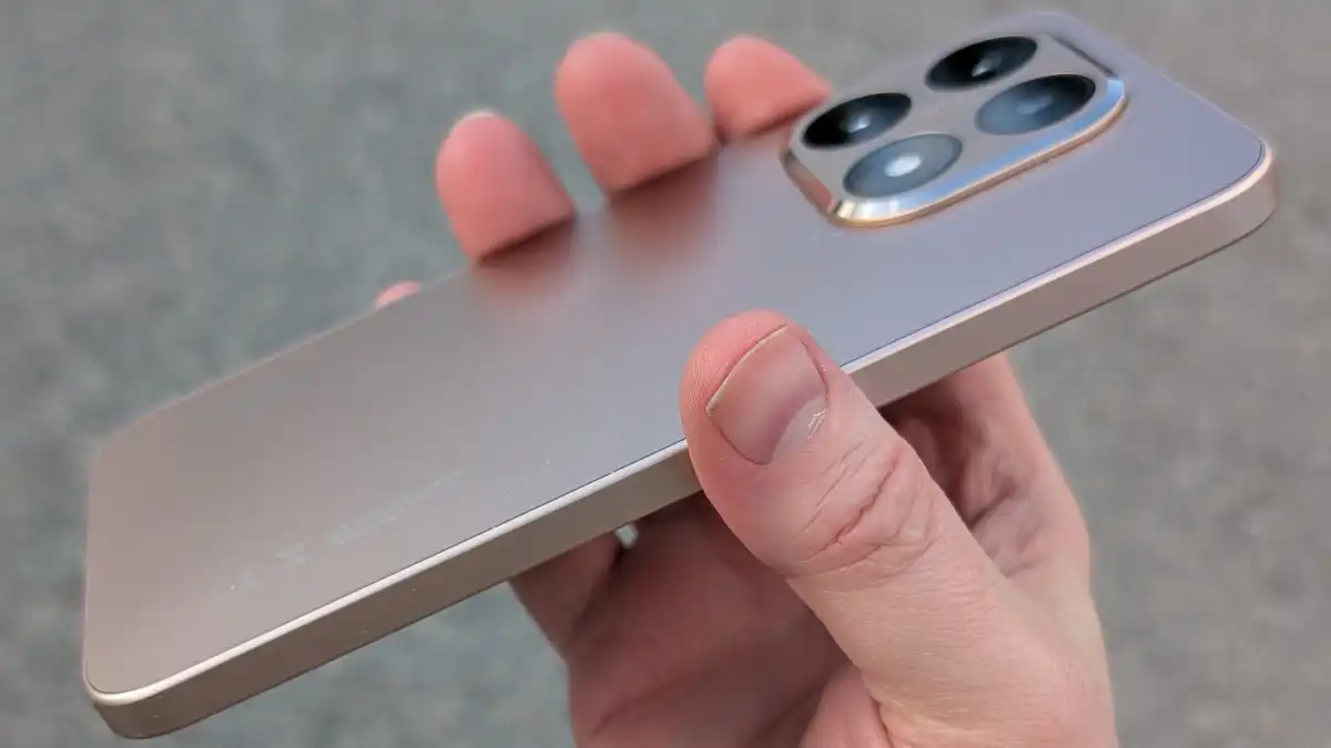 Блеск и нищета эргономики: почему премиальный дизайн Xiaomi 17T — это ловушка картинка Блеск и нищета эргономики: почему премиальный дизайн Xiaomi 17T — это ловушка