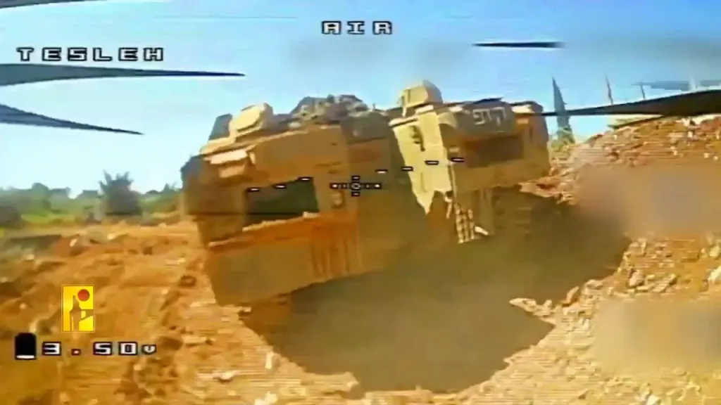 Поражение 2 ТБТР Namer в кормовые люки, танка Merkava Mk.4M и БТР M113 ударами FPV-дронов "Хезболлы" на парадных стоянках техники ЦАХАЛ в Ливане