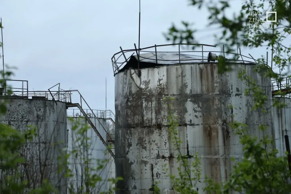 Там в Латвии вообще Чикаго настоящее. Украинские дроны, вероятно, что FP-1, поразили нефтебазу в Резекне, повредив терминал