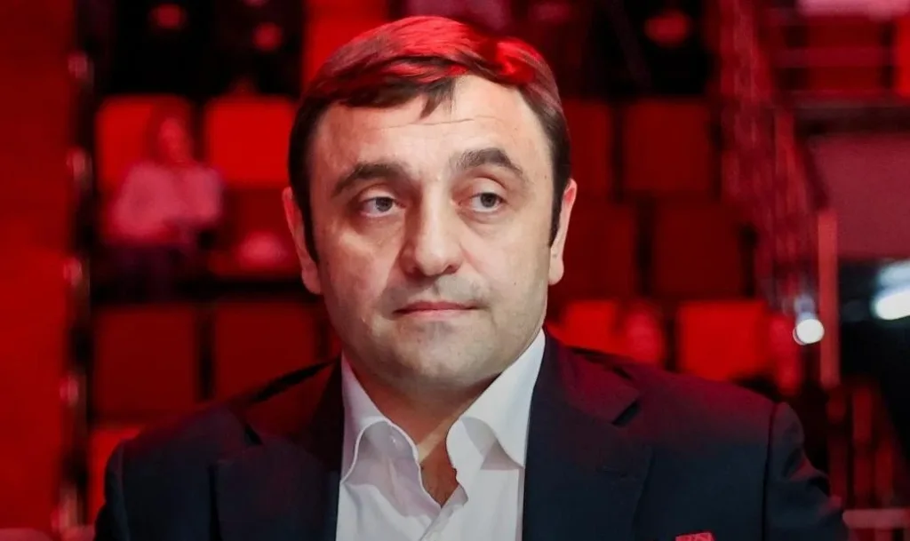 Теракт в столичном ЖК «Алые Паруса» совершил смертник под контролем украинских спецслужб, установило следствие — второй участник убийства общественного деятеля Армена Саркисяна предстал перед судом
