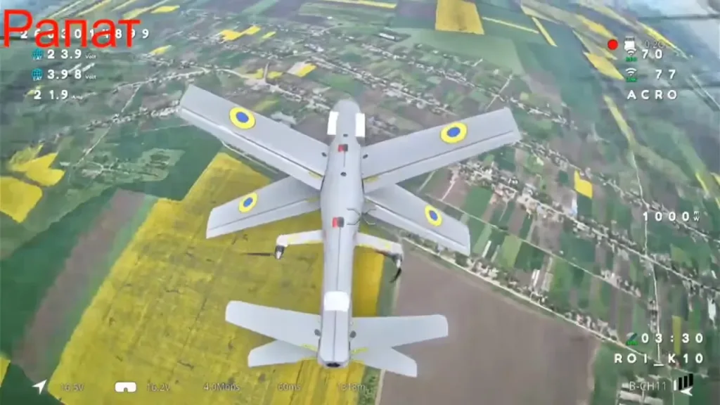 Перехват модернизированного украинского дрона-камикадзе RAM-2X c двумя моторами по бокам вместо одного и установленным терминалом Starlink, что делает практически невозможным эффективное применение РЭБ