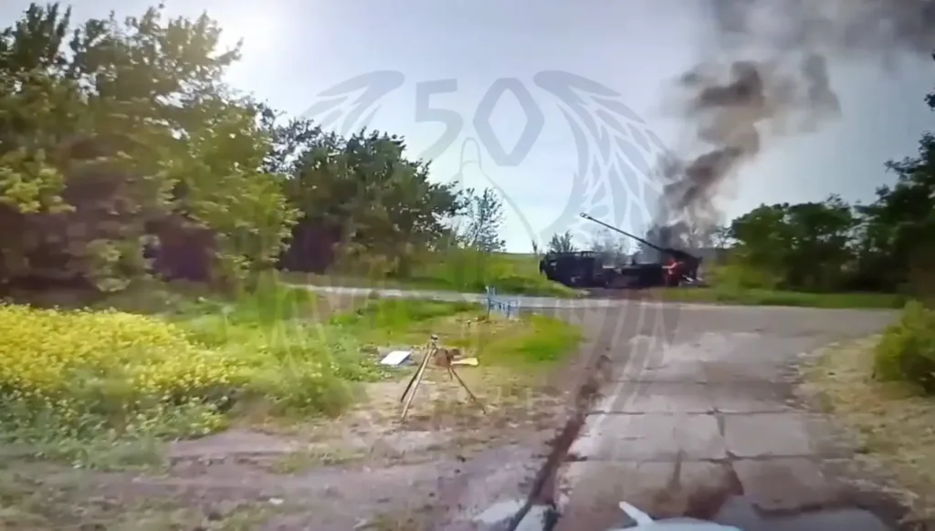 Уничтожение 155-мм САУ «Богдана» ВСУ FPV-дронами операторов 50-й отдельной бригады беспилотных систем «Варяг»