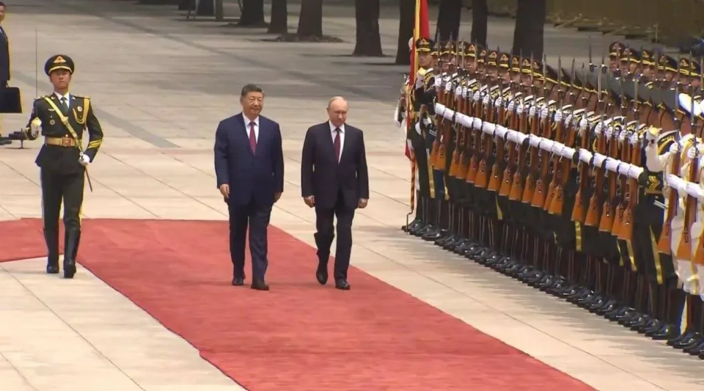 Путин и Си Цзиньпин начали переговоры в Пекине