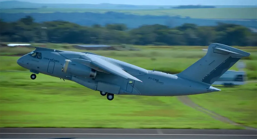 Первый бразильский C-390 Millennium для чешских ВВС совершил свой первый испытательный полет
