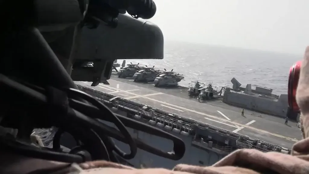 Высадка спецподразделения Force Recon из 31-го экспедиционного отряда КМП США на связанный с Ираном танкер Celestial Sea под флагом Арубы в Оманском заливе