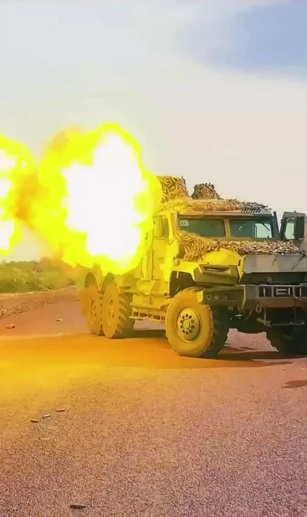 Видео работы трёхосного бронеавтомобиля «Спартак» (АМН-590911) 6х6 из 57-мм пушки АЗП-57 (С-60) в Мали