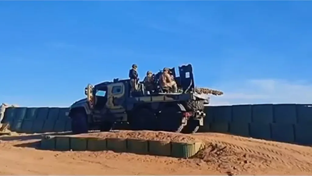Видео работы трёхосного бронеавтомобиля «Спартак» (АМН-590911) 6х6 из 57-мм пушки АЗП-57 (С-60) в Мали