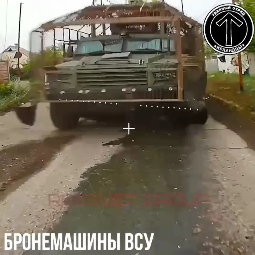 Подборка ударов FPV-дронов по бронеавтомобилям ВСУ на Добропольском выступе