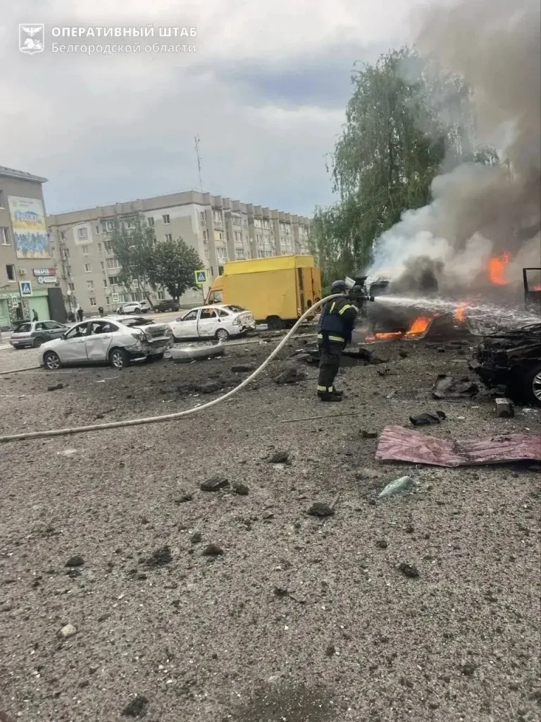 Последствия ракетного удара ВСУ по центру поселка Борисовка в Белгородской области