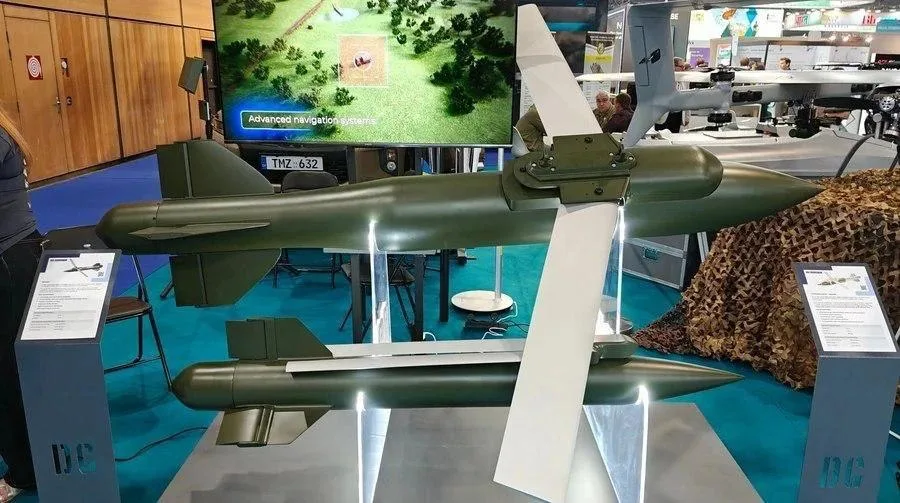 У ВСУ теперь есть ФАБ-250. «Выравниватель» весит 250 кг и может запускаться с самолетов на дальность от 10 до 140 км