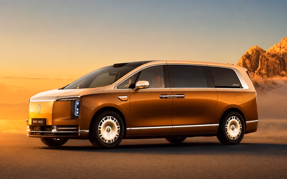 Китайский Maextro V800: люксовый минивэн с «звездным небом» и 530 л.с.