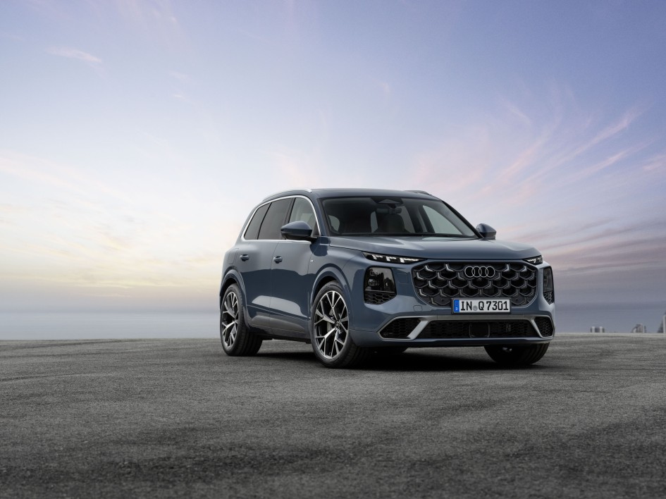 Новый Audi Q7: автоматические двери, ChatGPT и дизель на растительном масле