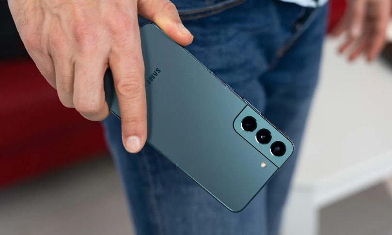 Samsung оставляет любимчиков за бортом: кто не получит долгожданную One UI 8.5? картинка Samsung оставляет любимчиков за бортом: кто не получит долгожданную One UI 8.5?