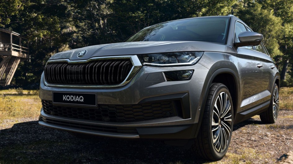 Skoda Kodiaq снова на рынке: цены, комплектации и конкуренты среди кроссоверов