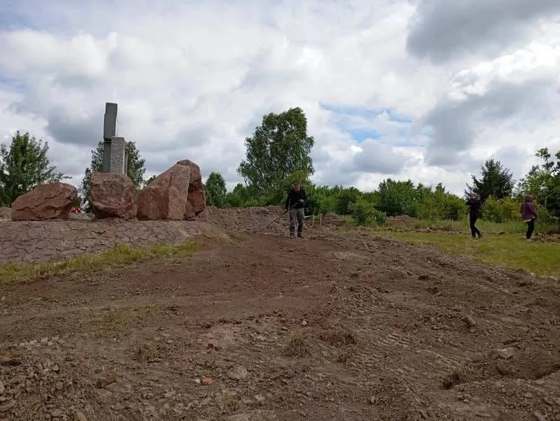 В Львовской области завершились польско-украинские поисковые работы: обнаружены вероятные места захоронений и остатки сооружений