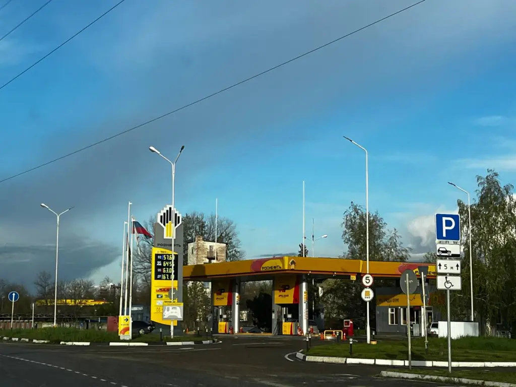 На российских автозаправках усилили контроль: что важно знать автомобилистам