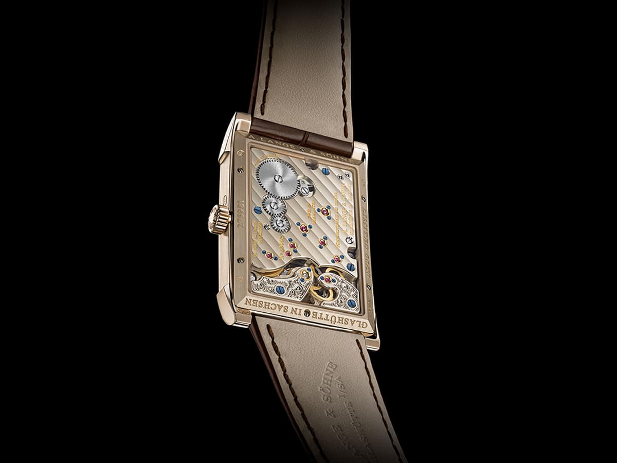 Всего 50 штук на мир: A. Lange & Söhne выпустили шедевр из золота Honeygold, который вы не сможете купить картинка Всего 50 штук на мир: A. Lange & Söhne выпустили шедевр из золота Honeygold, который вы не сможете купить