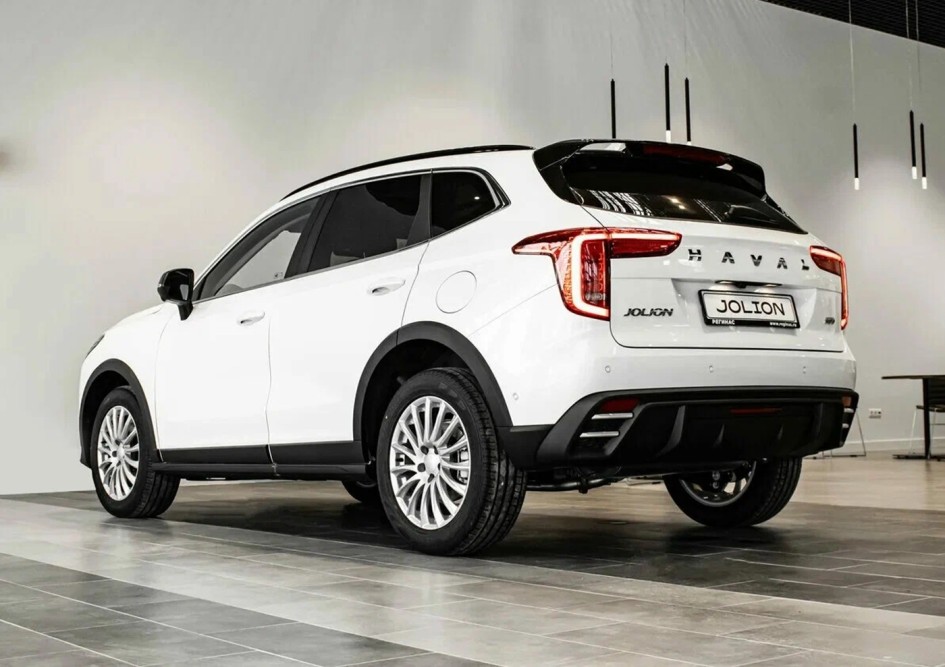 Haval Jolion против Renault Duster: что важнее для России - комфорт или проходимость