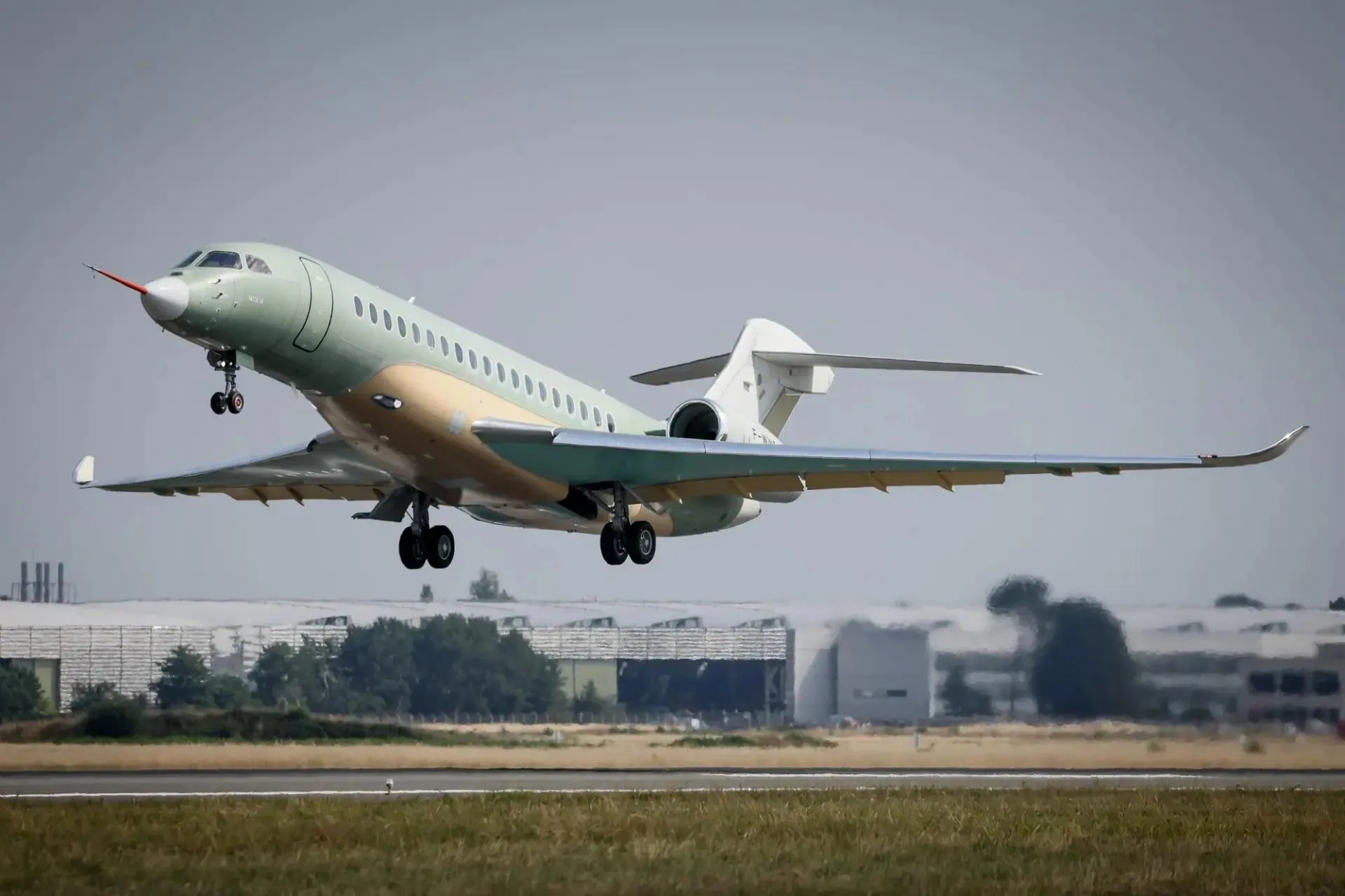 Dassault Aviation подняла в воздух первый Falcon 10X