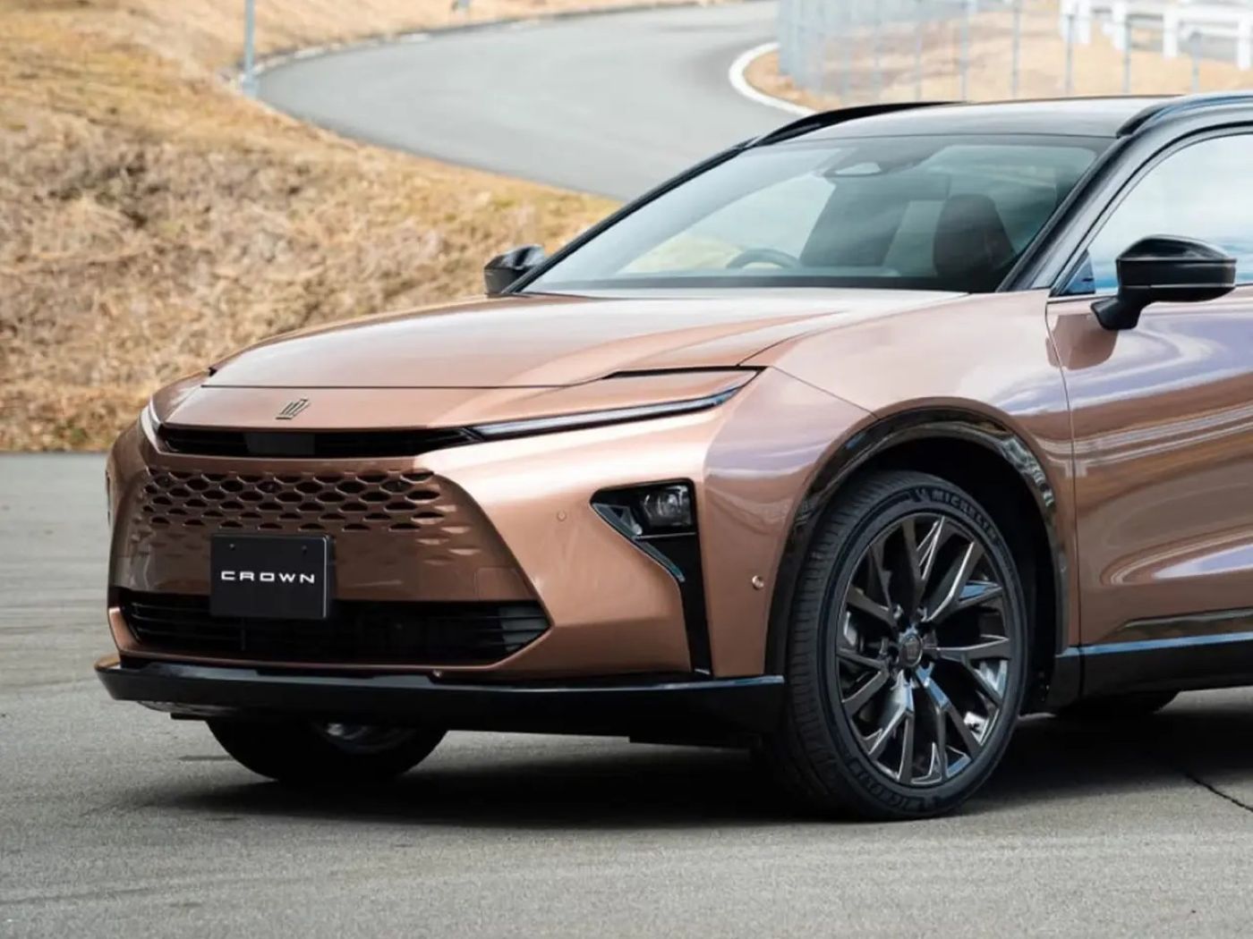 Toyota Crown модернизируется: старт реализации новых версий уже объявлен