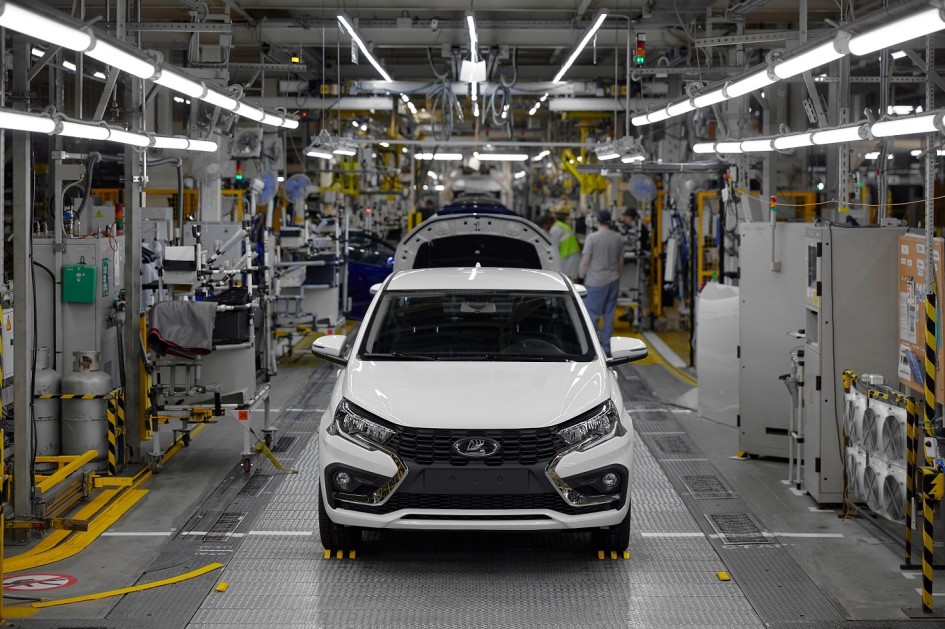 АвтоВАЗ увеличил локализацию Lada до 96%: какие детали теперь производят в России