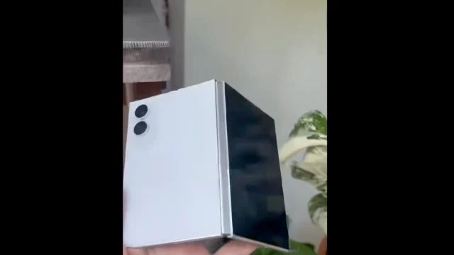 Смартфон Samsung Galaxy Z Fold 8 стал шире | DGL.RU