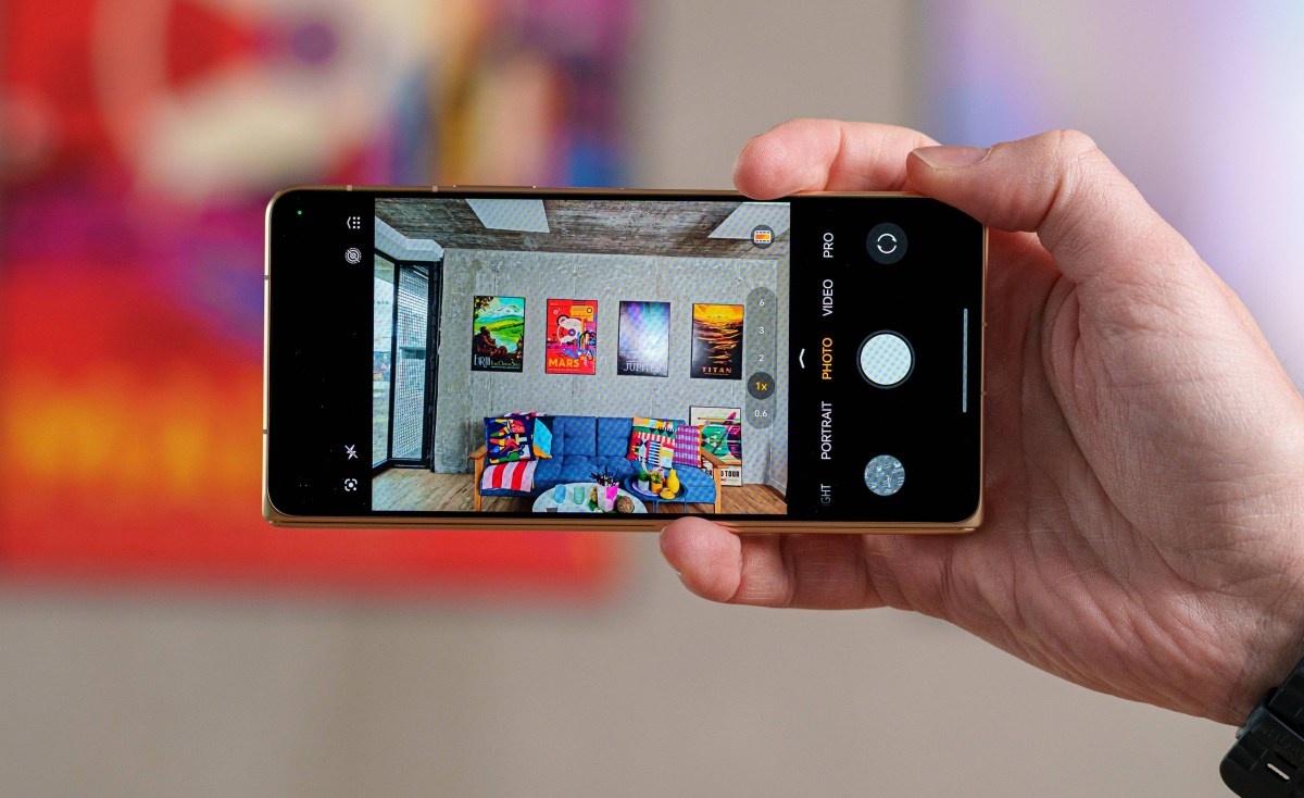 Обзор Honor Magic V6 — рекордная батарея в тонком корпусе картинка Honor Magic V6
