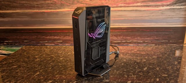 Обзор Asus ROG NUC (2025) — мощный игровой мини-компьютер