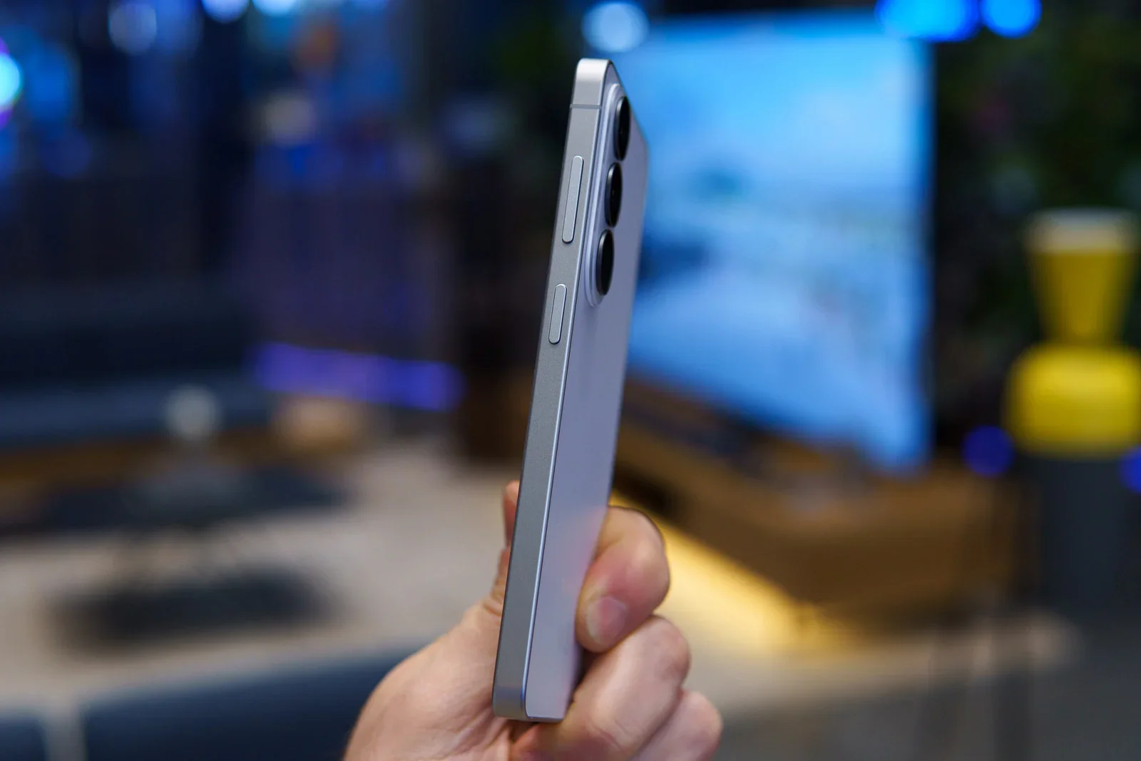 Первый след взят: Samsung Galaxy S27 официально зарегистрирован в базе данных регуляторов картинка Смартфон Samsung Galaxy S27: стоит ли ждать? | DGL.RU