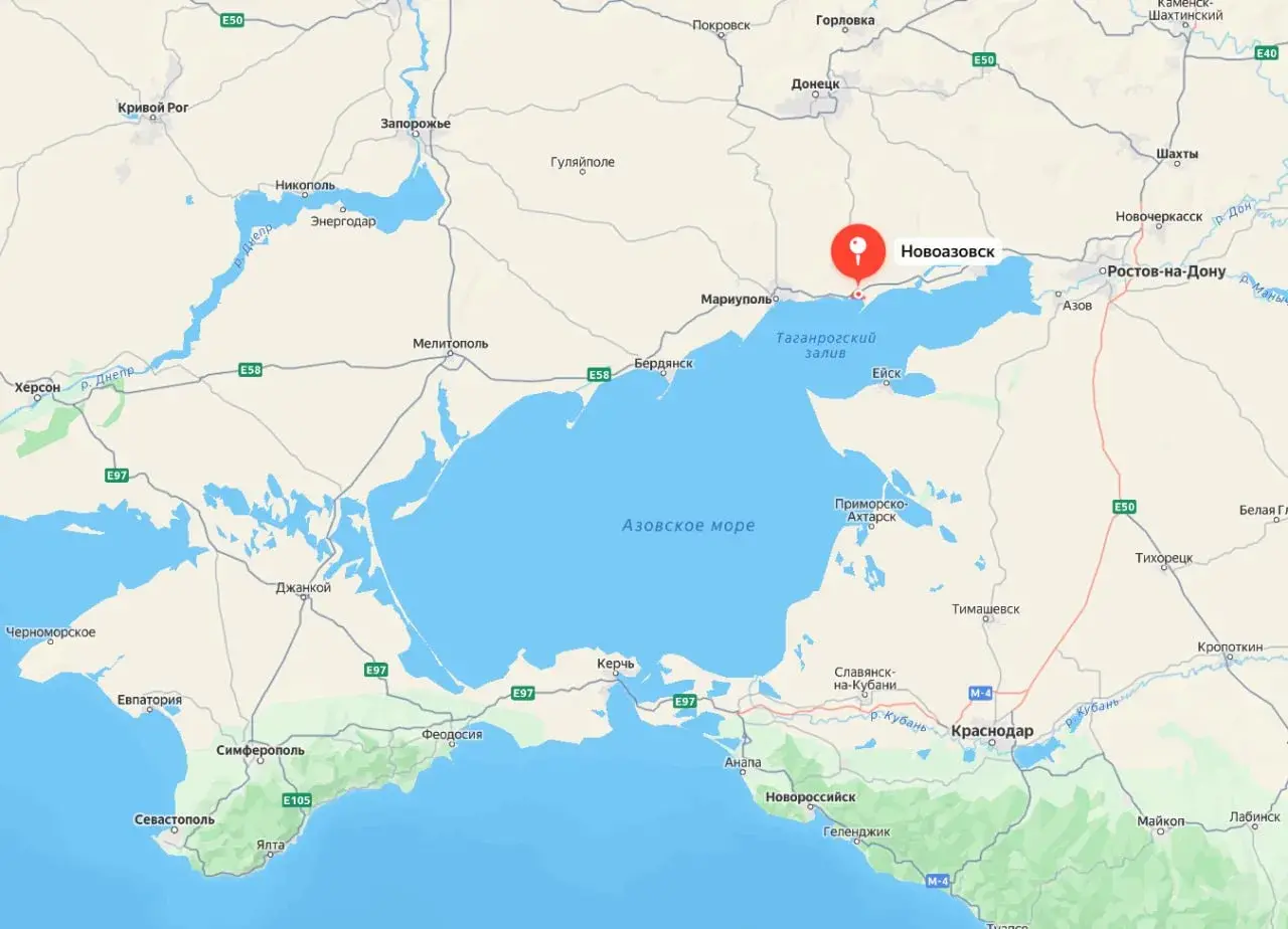 Последствия ударов дронов ВСУ по мосту через реку Грузский Еланчик в Новоазовске, недалеко от границы ДНР и Ростовской области, опубликованные противником