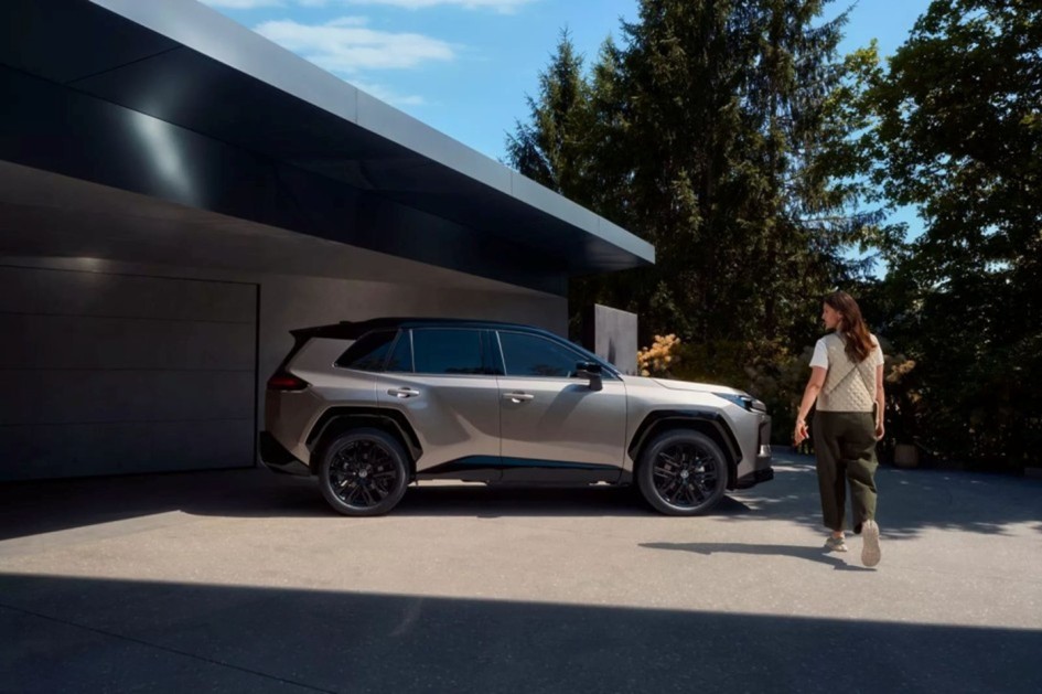 Toyota RAV4 2026: новый дизайн, прежние размеры и обновленная платформа
