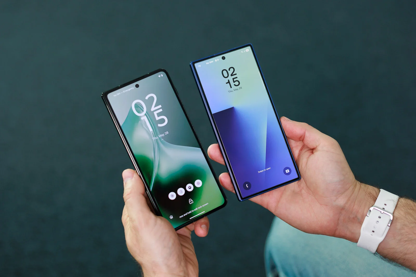 Motorola Razr Fold против Galaxy Fold 7